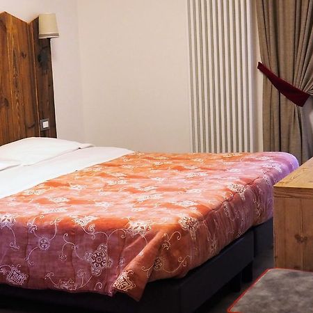 Hotel Serena Dimaro Kültér fotó