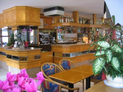 Hotel Serena Dimaro Kültér fotó