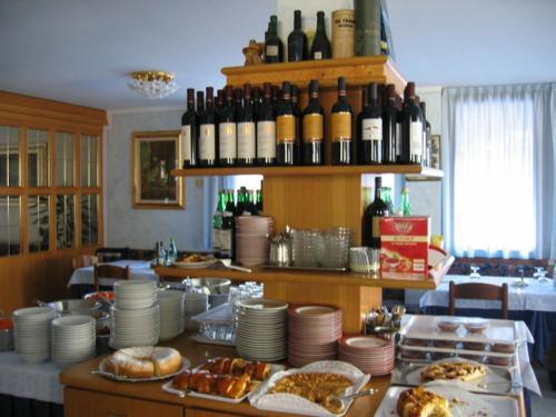 Hotel Serena Dimaro Kültér fotó