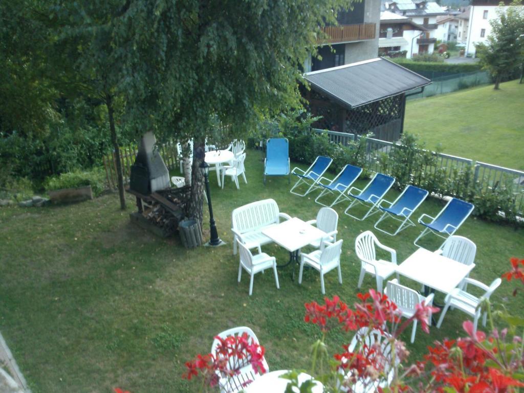 Hotel Serena Dimaro Kültér fotó